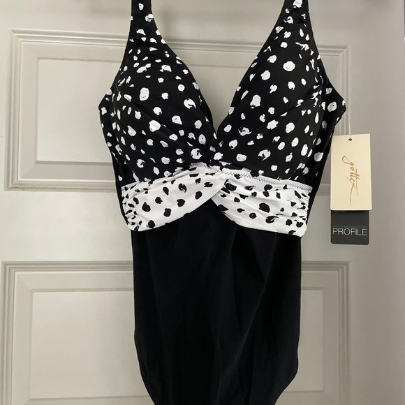 Profile by Gottex Dotty Black and White Underwire V-Neck One Piece Swimsuit - Picture 4 of 6